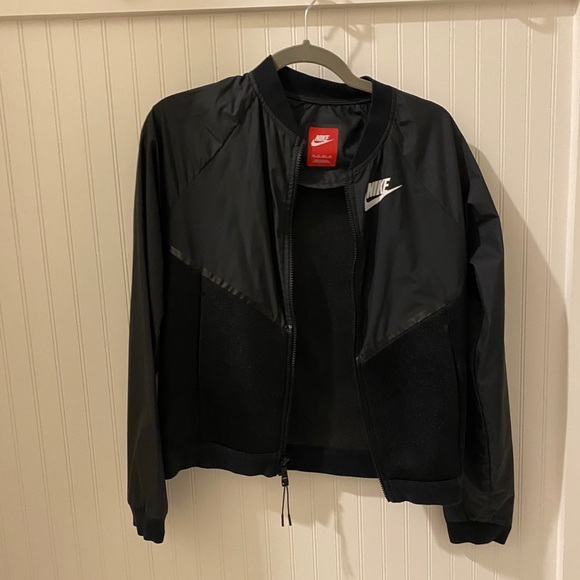W Nike Mesh Jacket - Picture 3 of 4